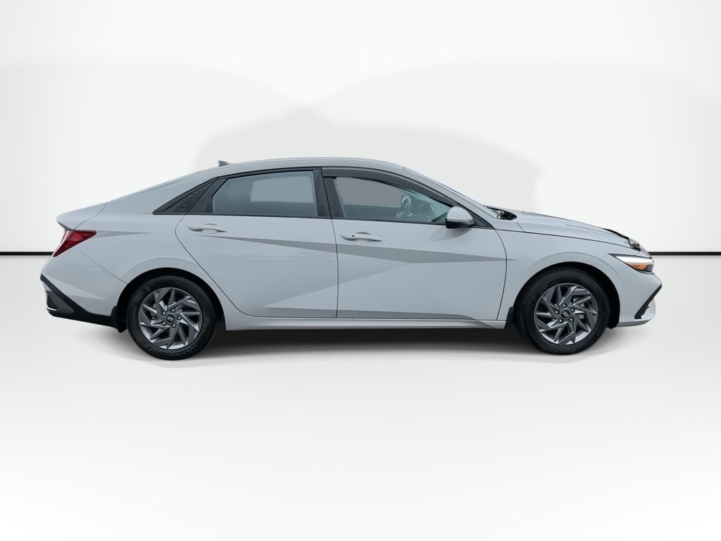 2024 Hyundai ELANTRA PREFERRED in Saint John, New Brunswick - 3 - w1024h768px