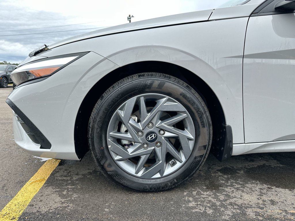 2024 Hyundai ELANTRA PREFERRED in Saint John, New Brunswick - 10 - w1024h768px