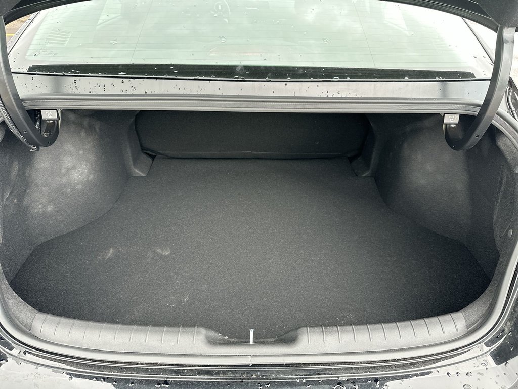 2026 Hyundai Elantra Preferred Tech | Roof | Nav | Warranty to 2030 in Saint John, New Brunswick - 36 - w1024h768px