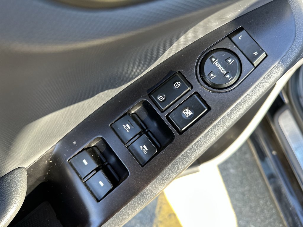 Hyundai Ioniq Electric Plus Ultimate | Cam | Roof | Lthr | Warranty to 2027 2019 à Saint John, Nouveau-Brunswick - 15 - w1024h768px