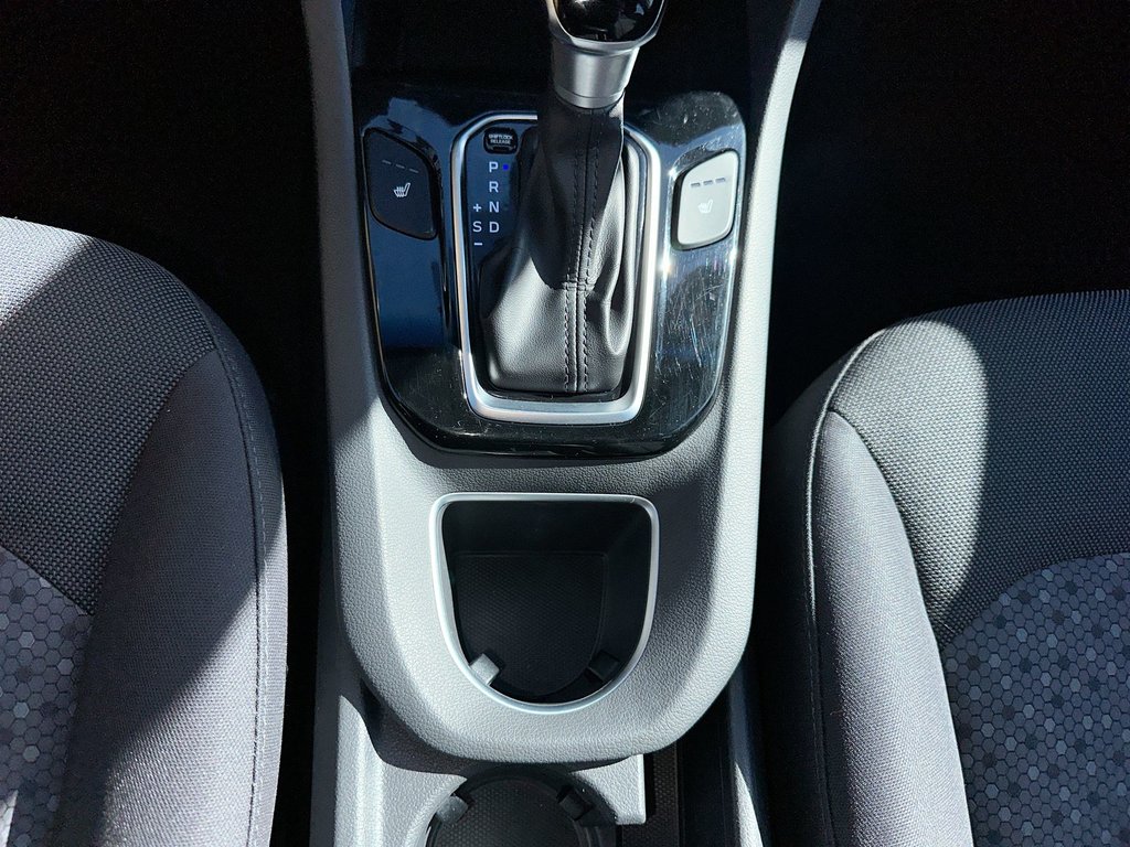 Hyundai Ioniq Hybrid SE | Roof | Cam | HtdSeat | Bluetooth | USB | AC 2017 à Saint John, Nouveau-Brunswick - 28 - w1024h768px