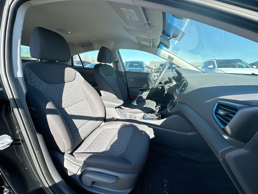 Hyundai Ioniq Hybrid SE | Roof | Cam | HtdSeat | Bluetooth | USB | AC 2017 à Saint John, Nouveau-Brunswick - 42 - w1024h768px