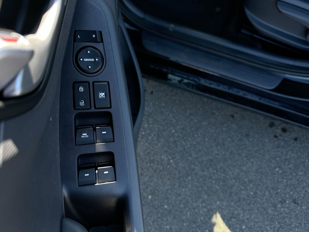 Hyundai Ioniq Hybrid SE | Roof | Cam | HtdSeat | Bluetooth | USB | AC 2017 à Saint John, Nouveau-Brunswick - 15 - w1024h768px