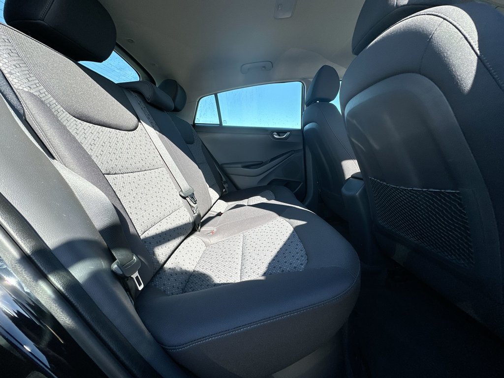 Hyundai Ioniq Hybrid SE | Roof | Cam | HtdSeat | Bluetooth | USB | AC 2017 à Saint John, Nouveau-Brunswick - 40 - w1024h768px