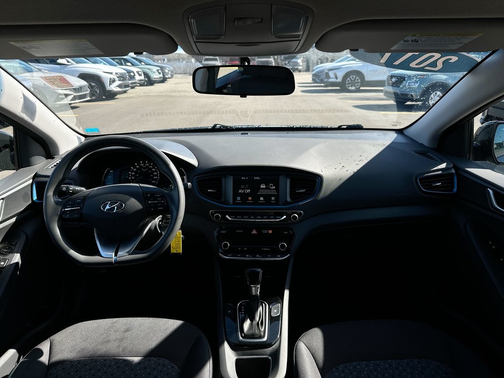 Hyundai Ioniq Hybrid SE | Roof | Cam | HtdSeat | Bluetooth | USB | AC 2017 à Saint John, Nouveau-Brunswick - 16 - w1024h768px