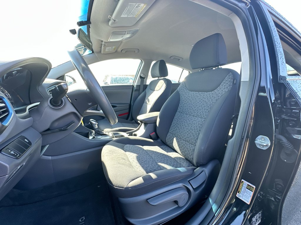 Hyundai Ioniq Hybrid SE | Roof | Cam | HtdSeat | Bluetooth | USB | AC 2017 à Saint John, Nouveau-Brunswick - 11 - w1024h768px