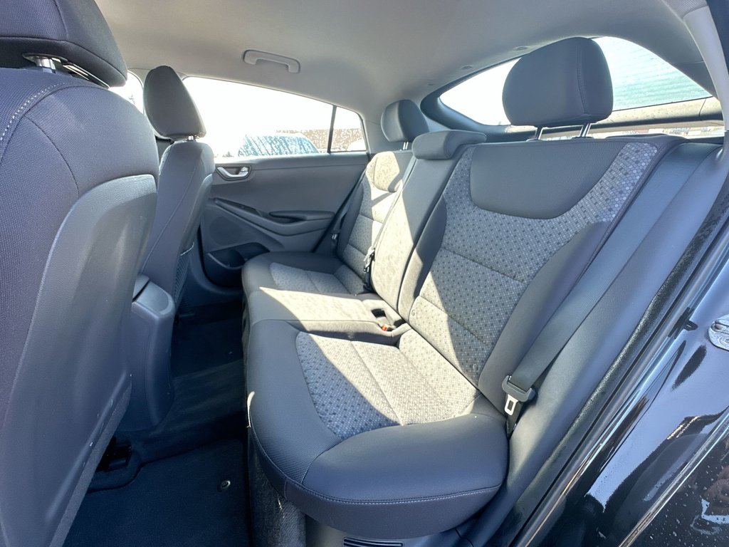 Hyundai Ioniq Hybrid SE | Roof | Cam | HtdSeat | Bluetooth | USB | AC 2017 à Saint John, Nouveau-Brunswick - 32 - w1024h768px