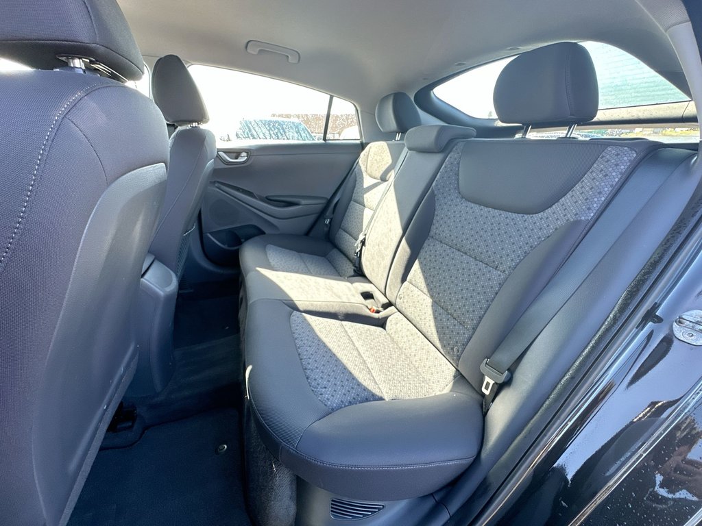 Hyundai Ioniq Hybrid SE | Roof | Cam | HtdSeat | Bluetooth | USB | AC 2017 à Saint John, Nouveau-Brunswick - 33 - w1024h768px