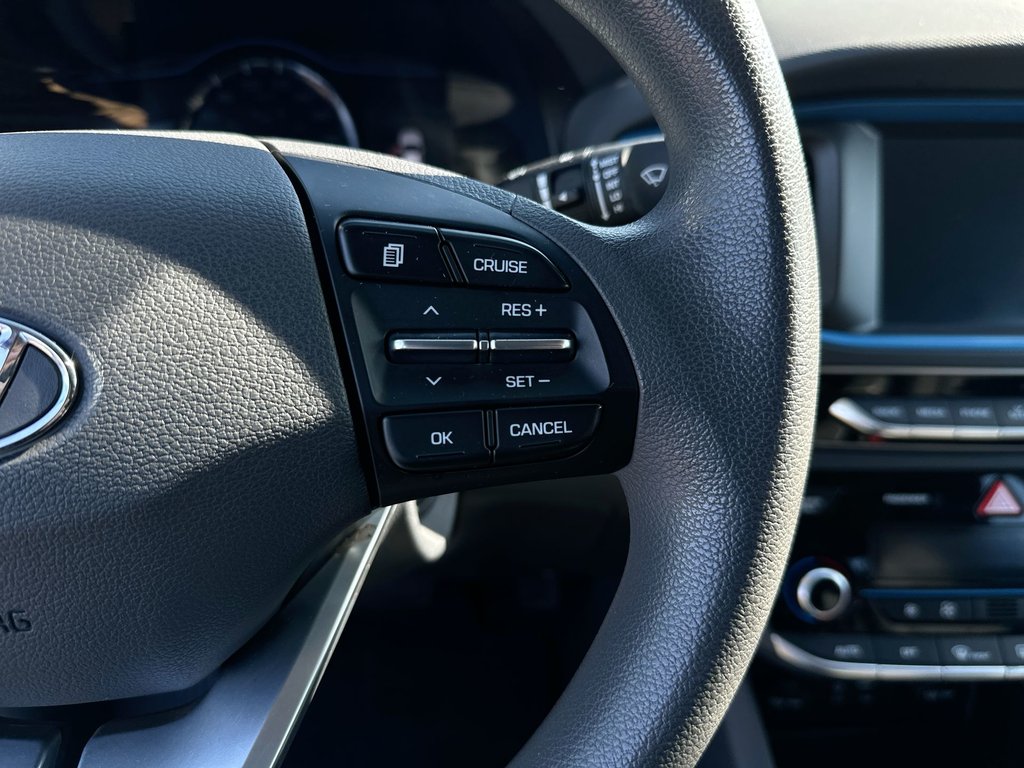 Hyundai Ioniq Hybrid SE | Roof | Cam | HtdSeat | Bluetooth | USB | AC 2017 à Saint John, Nouveau-Brunswick - 21 - w1024h768px