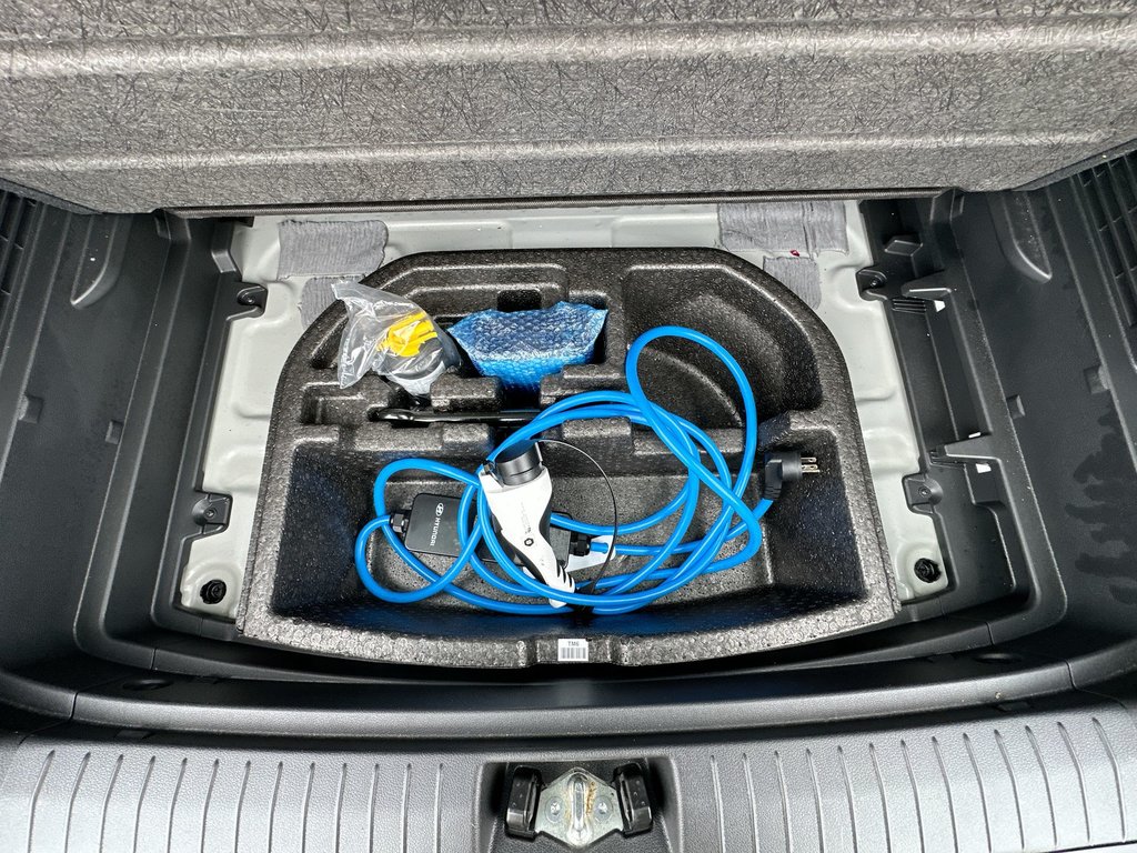 2023 Hyundai Kona Electric Ultimate | Roof | Lthr | Nav | Warranty to 2031 in Saint John, New Brunswick - 38 - w1024h768px