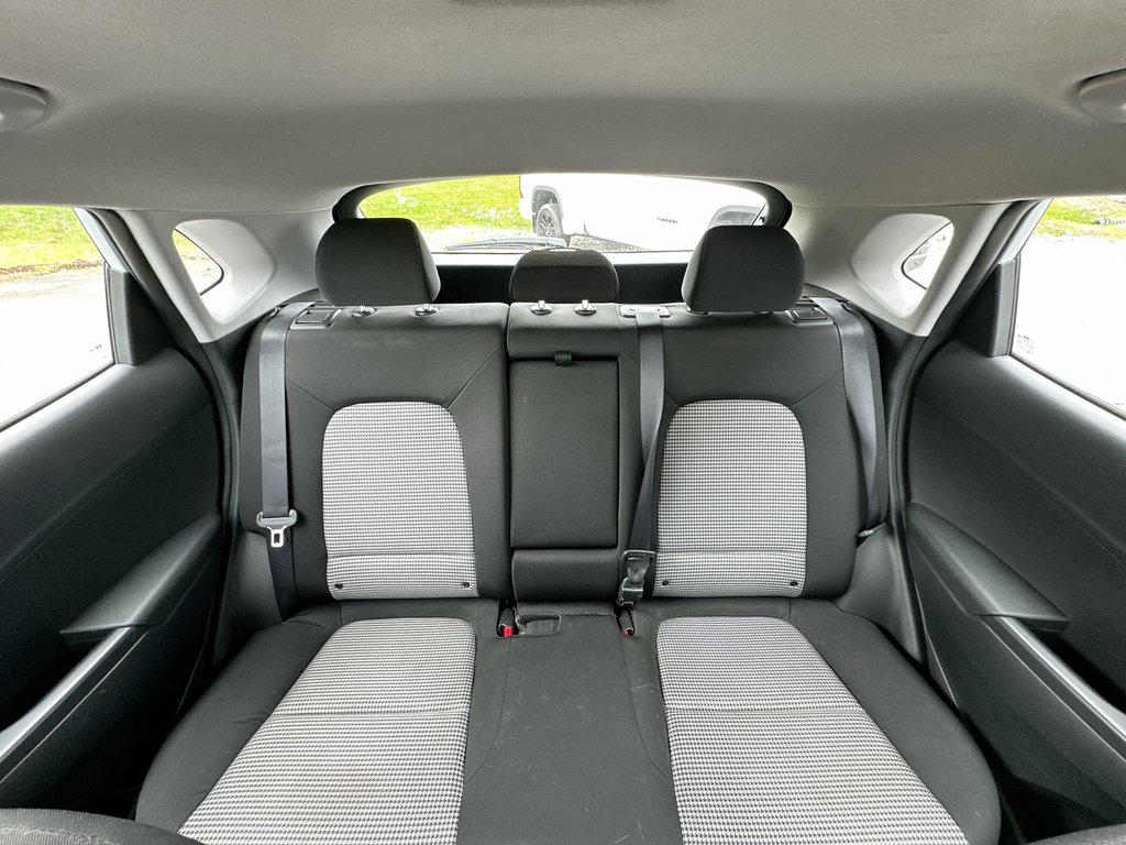 Hyundai Kona Essential | Cam | HtdSeat | Bluetooth | USB | Aux 2019 à Saint John, Nouveau-Brunswick - 52 - w1024h768px
