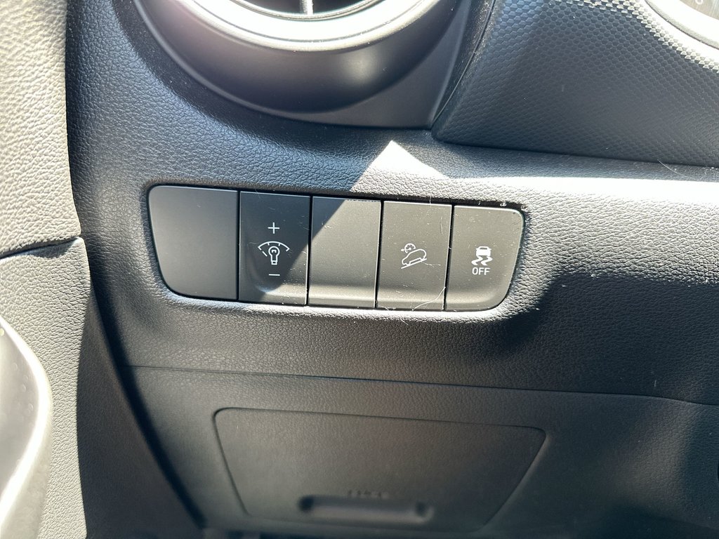 2022 Hyundai Kona Preferred | Roof | Lthr | USB | Warranty to 2027 in Saint John, New Brunswick - 22 - w1024h768px