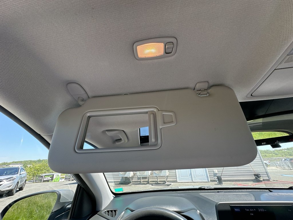 2022 Hyundai Kona Preferred | Roof | Lthr | USB | Warranty to 2027 in Saint John, New Brunswick - 48 - w1024h768px