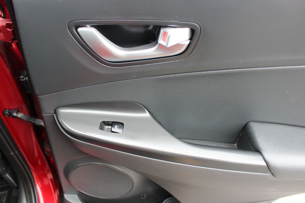 2023 Hyundai Kona Preferred | Leather | SunRoof | Warranty to 2028 in Saint John, New Brunswick - 44 - w1024h768px
