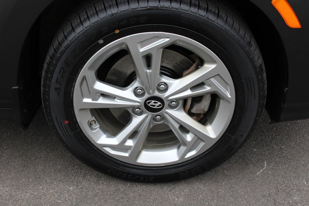 2023 Hyundai Kona Preferred | Leather | SunRoof | Warranty to 2028 in Saint John, New Brunswick - 9 - w1024h768px