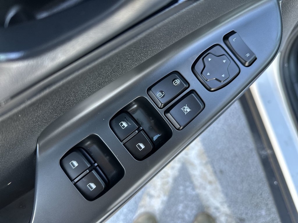 Hyundai Kona Essential | Cam | HtdSeats | Warranty to 2027 2023 à Saint John, Nouveau-Brunswick - 15 - w1024h768px