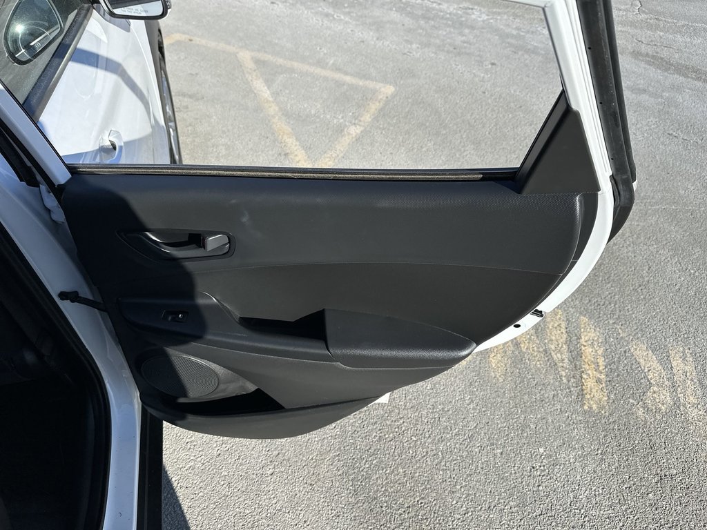 Hyundai Kona Essential | Cam | HtdSeats | Warranty to 2027 2023 à Saint John, Nouveau-Brunswick - 41 - w1024h768px