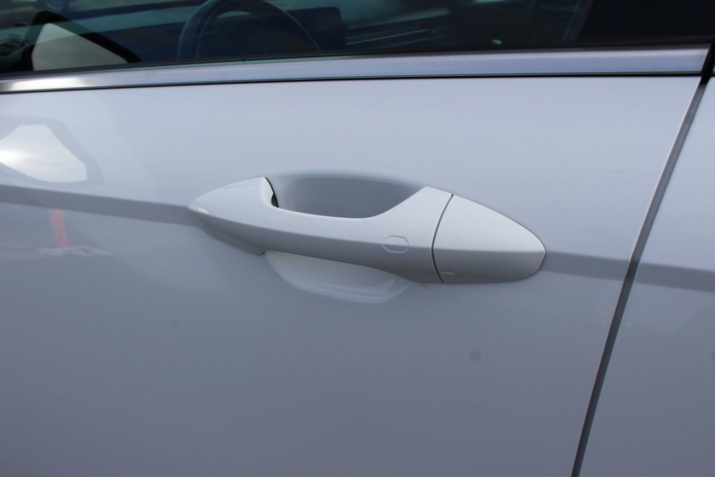 2024 Hyundai Kona Preferred Trend | Roof | Cam | Warranty to 2029 in Saint John, New Brunswick - 11 - w1024h768px