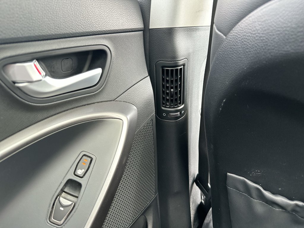 2017 Hyundai Santa Fe Sport SE | Roof | HtdWhl | Keyless | Bluetooth | USB in Saint John, New Brunswick - 48 - w1024h768px