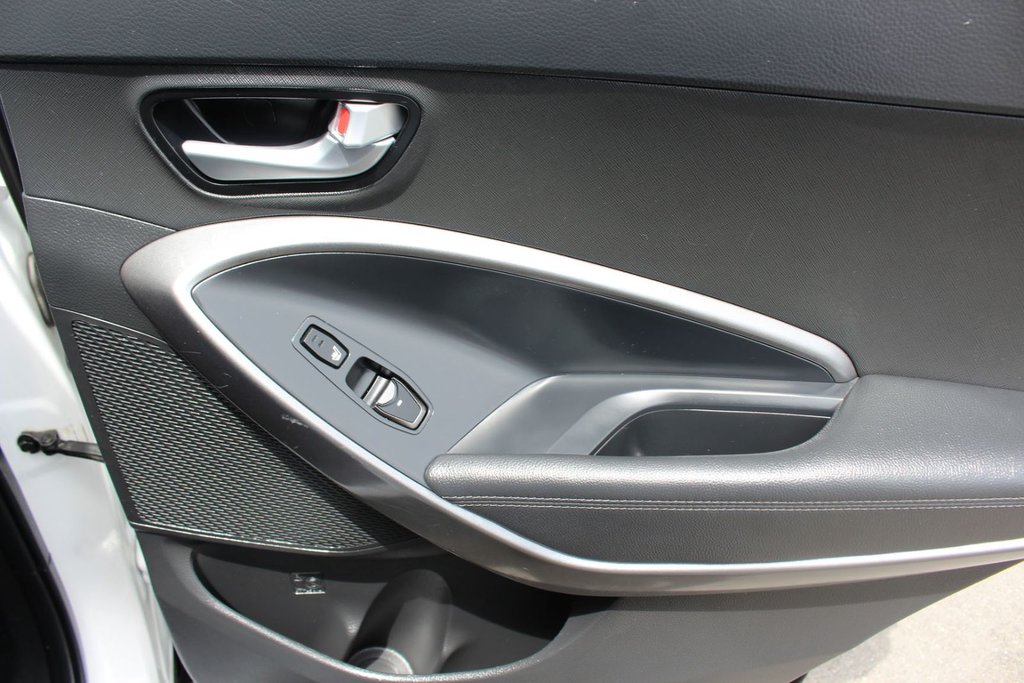 2018 Hyundai Santa Fe Sport SE | Leather | SunRoof | HtdSeats | Cam | Aux in Saint John, New Brunswick - 41 - w1024h768px
