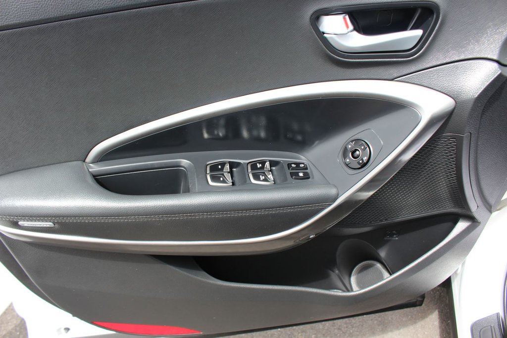 2018 Hyundai Santa Fe Sport SE | Leather | SunRoof | HtdSeats | Cam | Aux in Saint John, New Brunswick - 14 - w1024h768px