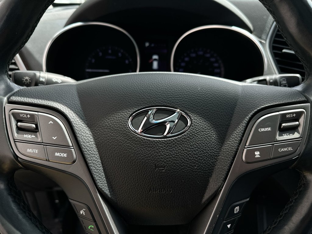 2019 Hyundai Santa Fe XL Luxury | Roof | Lthr | Cam | HtdSeat | Bluetooth in Saint John, New Brunswick - 18 - w1024h768px