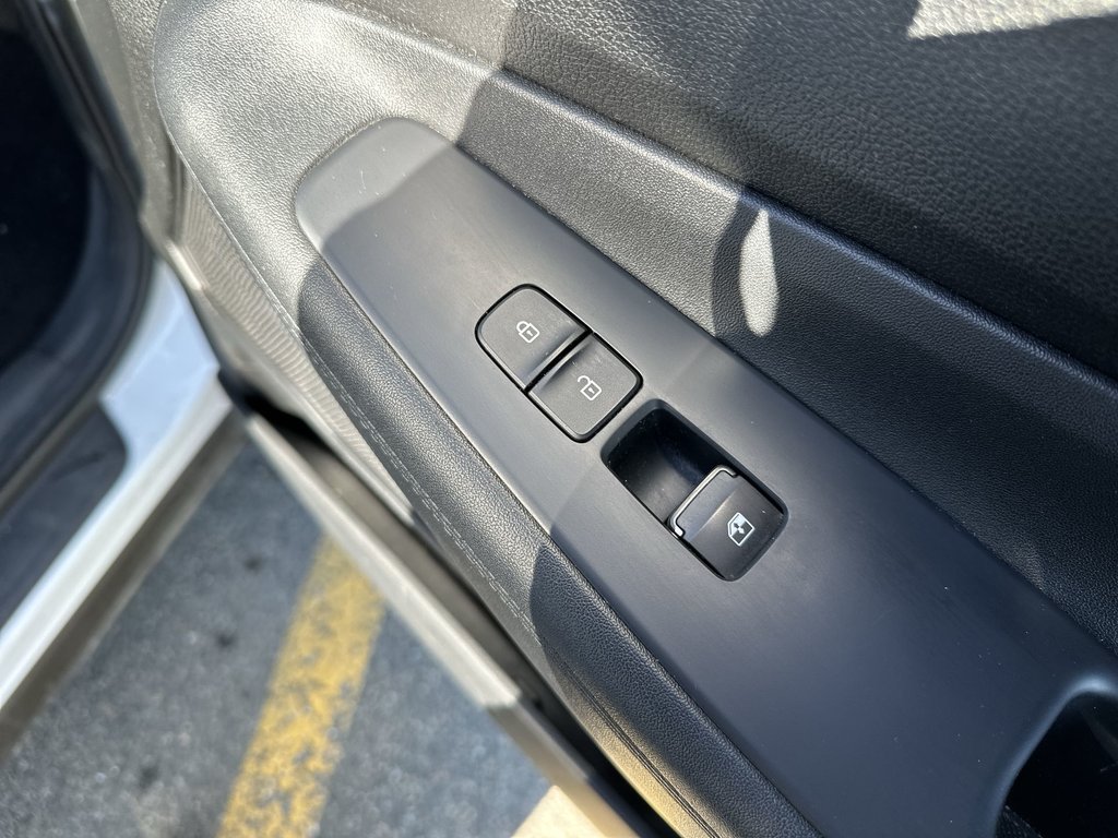 2019 Hyundai Santa Fe Preferred | Roof | Cam | HtdSeat | AdptCruise in Saint John, New Brunswick - 45 - w1024h768px