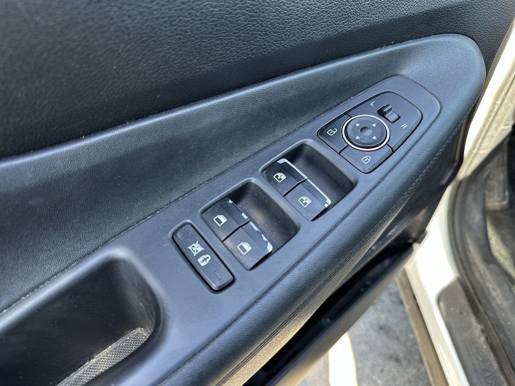 2019 Hyundai Santa Fe Preferred | Roof | Cam | HtdSeat | AdptCruise in Saint John, New Brunswick - 15 - w1024h768px