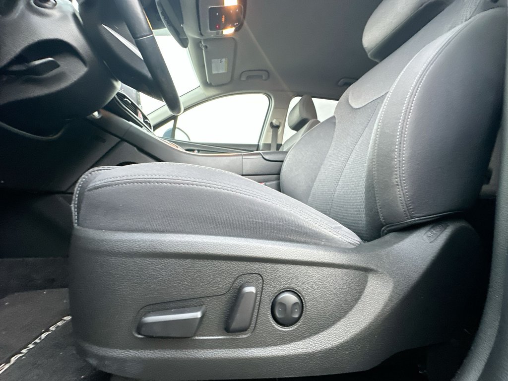 2022 Hyundai Santa Fe Preferred | Htd Whl | Keyless | Warranty to 2027 in Saint John, New Brunswick - 14 - w1024h768px