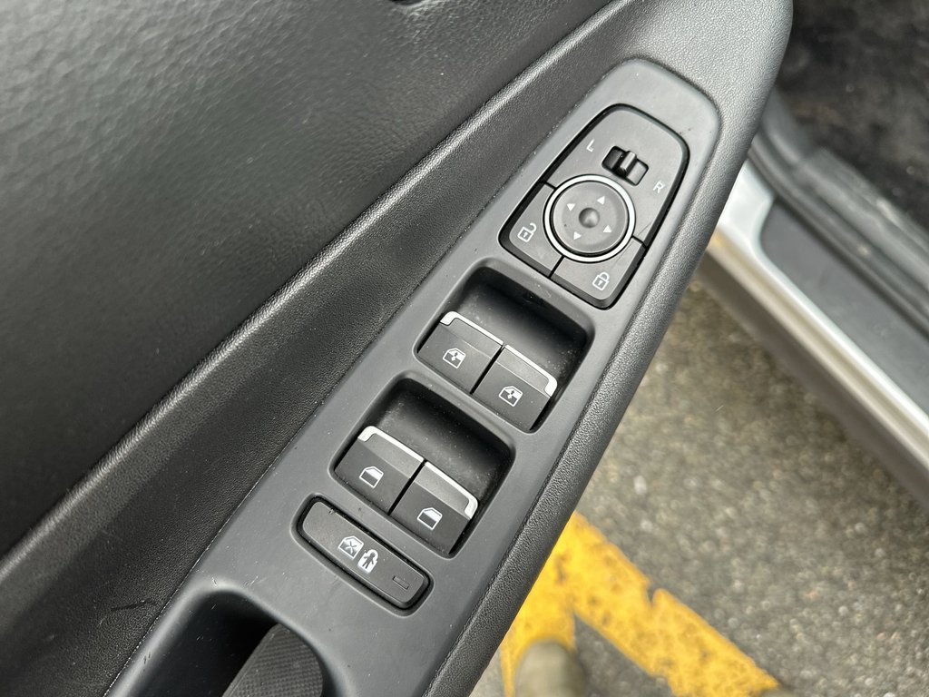 2023 Hyundai Santa Fe Preferred | Cam | HtdSeat | Aux | Warranty to 2028 in Saint John, New Brunswick - 15 - w1024h768px