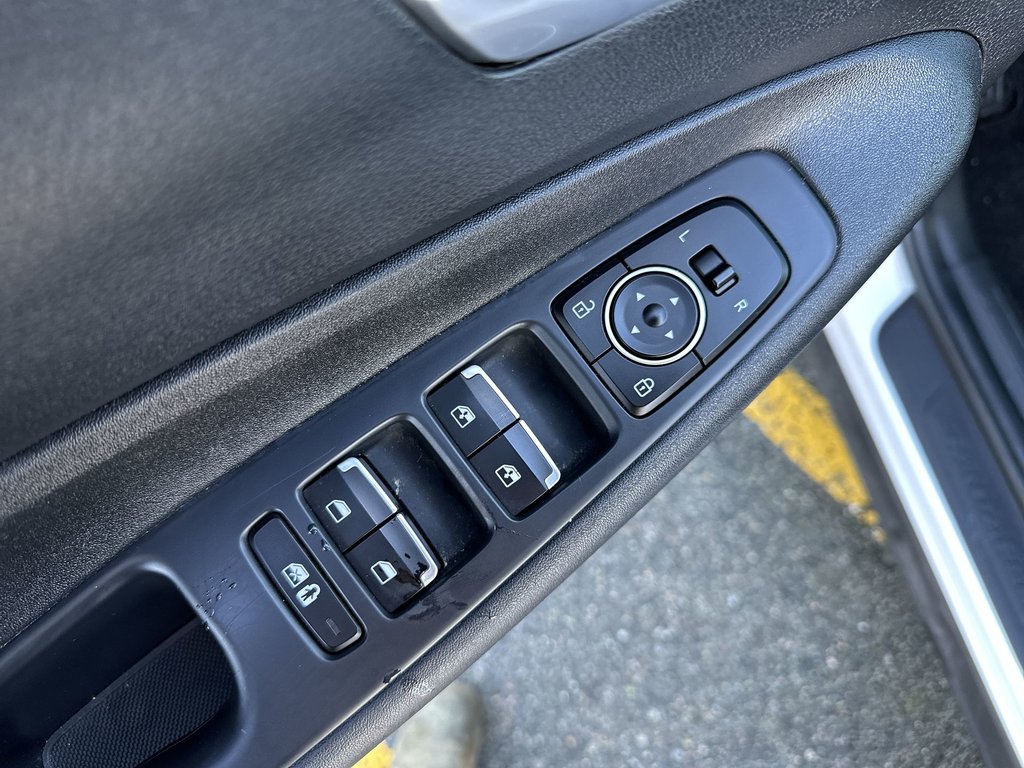 2023 Hyundai Santa Fe Preferred | Cam | HtdsSeat | Aux | Warranty 2028 in Saint John, New Brunswick - 15 - w1024h768px