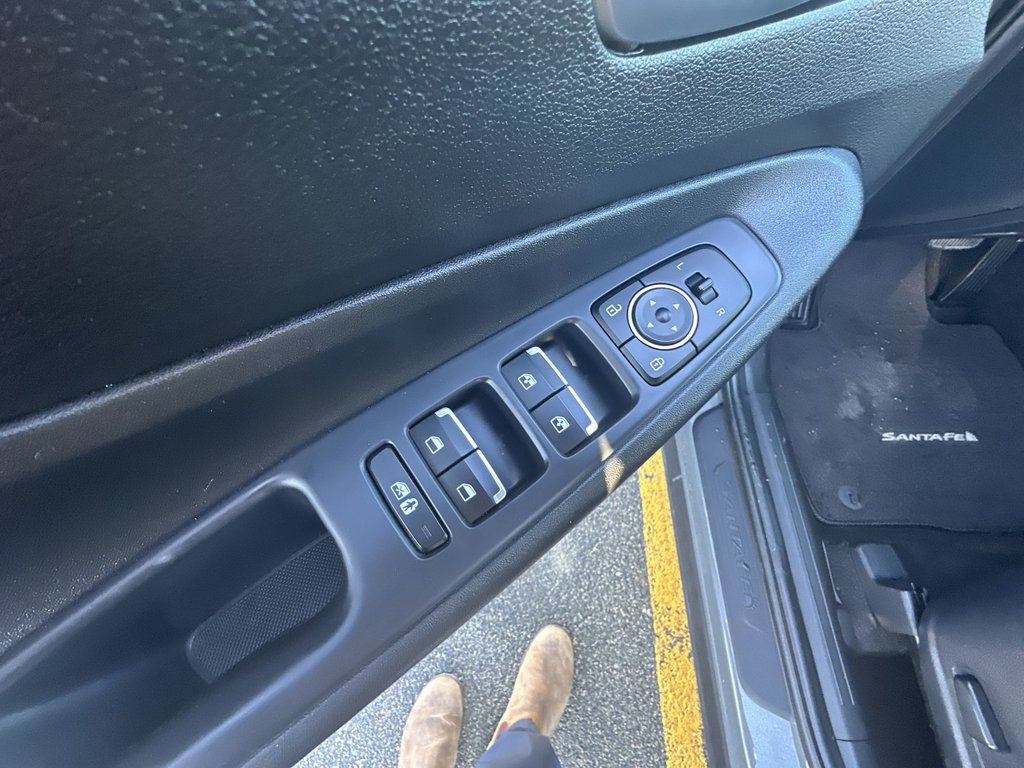 2023 Hyundai Santa Fe in Antigonish, Nova Scotia - 14 - w1024h768px