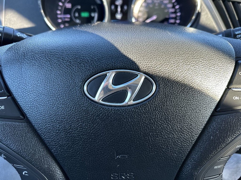 2015 Hyundai Sonata Hybrid Base | HtdSeats | Cam | Bluetooth | USB | Aux | AC in Saint John, New Brunswick - 19 - w1024h768px