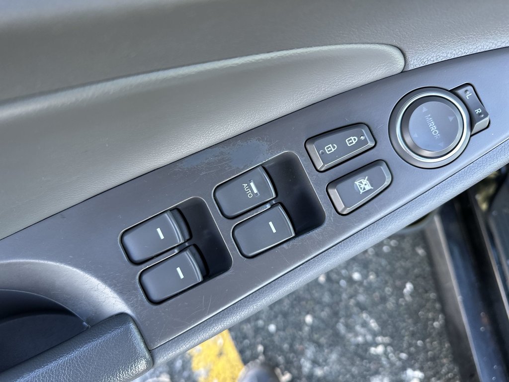 2015 Hyundai Sonata Hybrid Base | HtdSeats | Cam | Bluetooth | USB | Aux | AC in Saint John, New Brunswick - 15 - w1024h768px