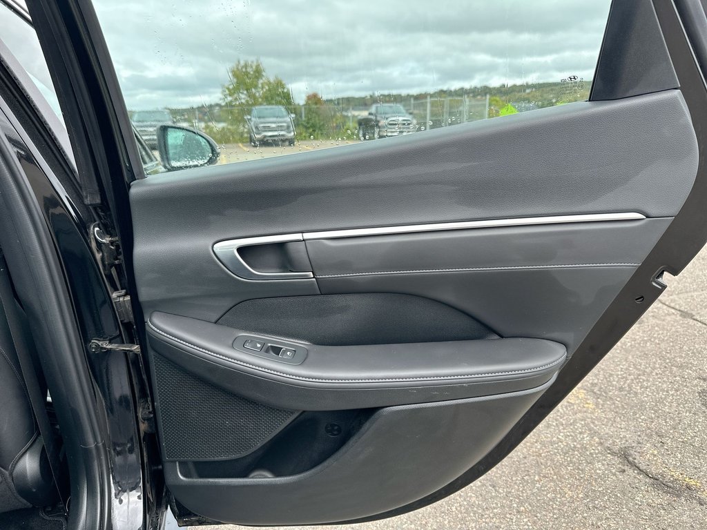 2022 Hyundai Sonata Hybrid Ultimate | Roof | Lthr | Nav | Warranty to 2030 in Saint John, New Brunswick - 41 - w1024h768px