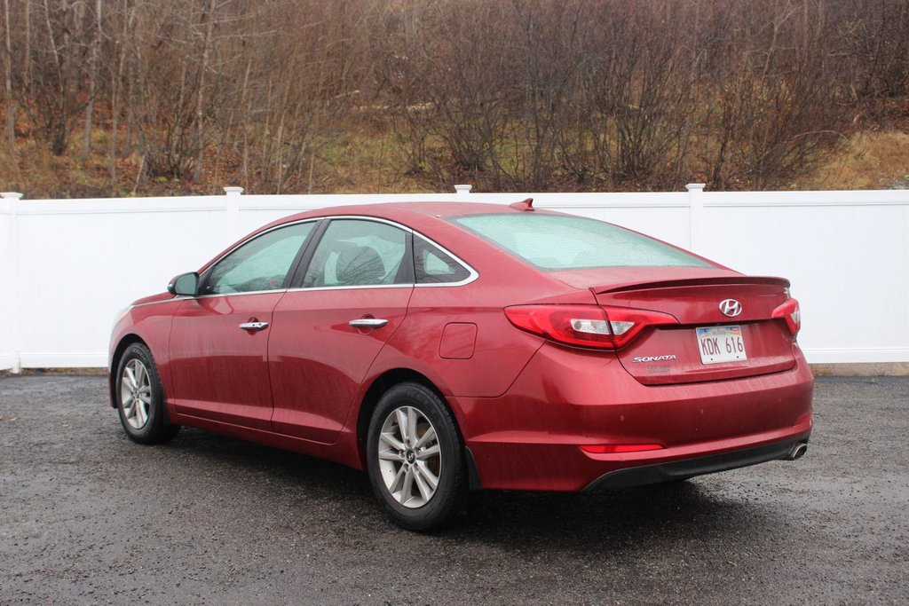 2016  Sonata GLS | SunRoof | Cam | XM | HtdSeats | Bluetooth in Saint John, New Brunswick - 5 - w1024h768px