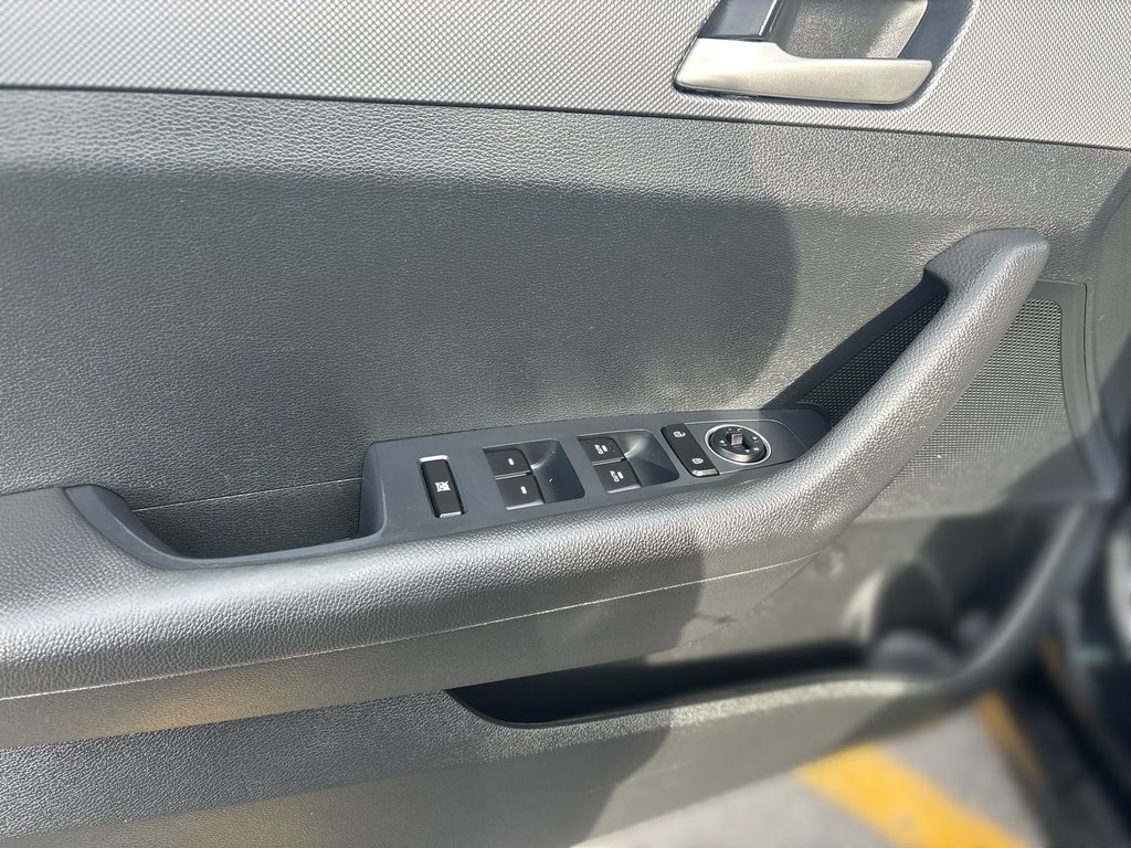 2018 Hyundai Sonata in Antigonish, Nova Scotia - 15 - w1024h768px