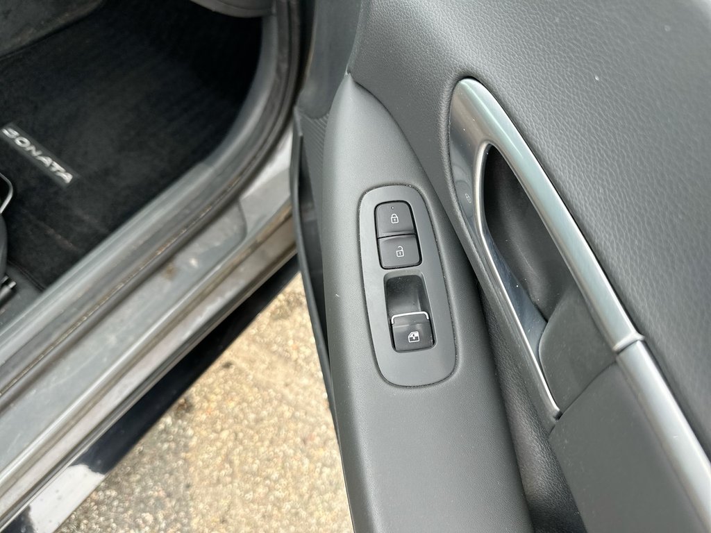 2020 Hyundai Sonata Sport | Roof | Lthr | Bluetooth | HtdSeat | Cruise in Saint John, New Brunswick - 46 - w1024h768px