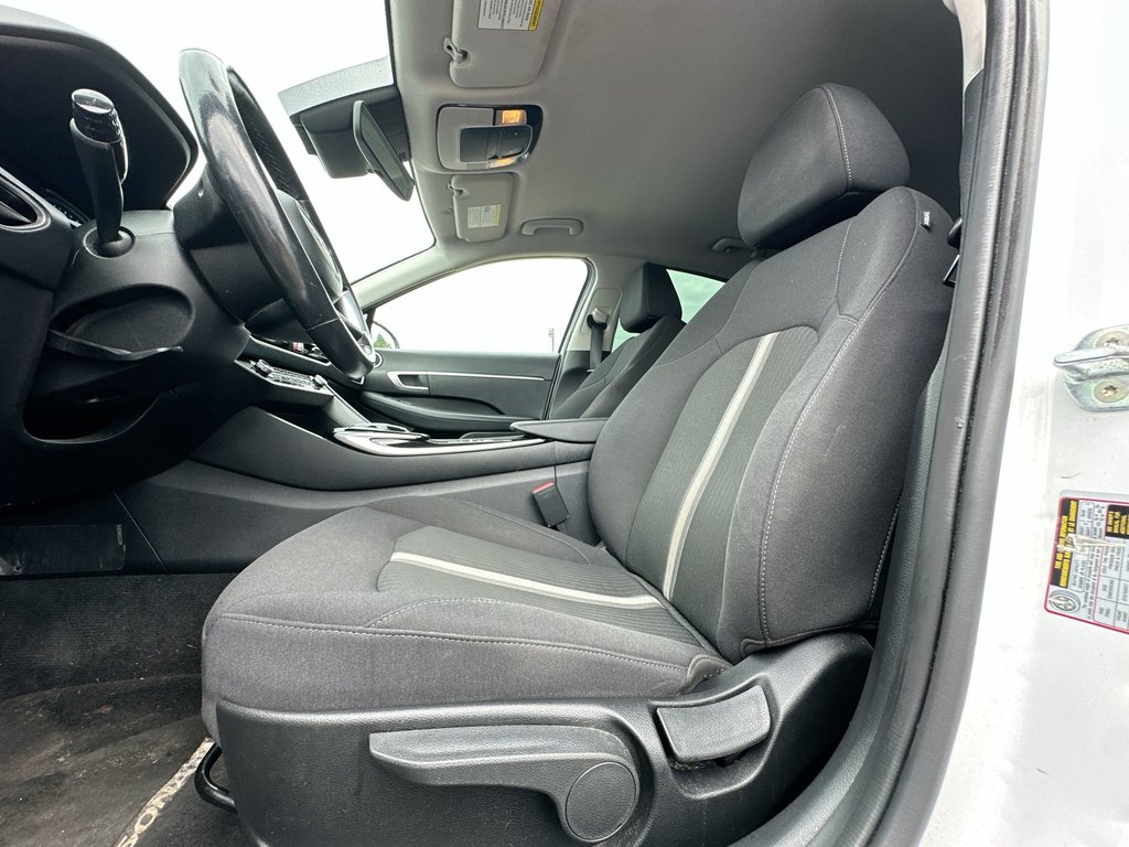 2022 Hyundai Sonata in Antigonish, Nova Scotia - 14 - w1024h768px