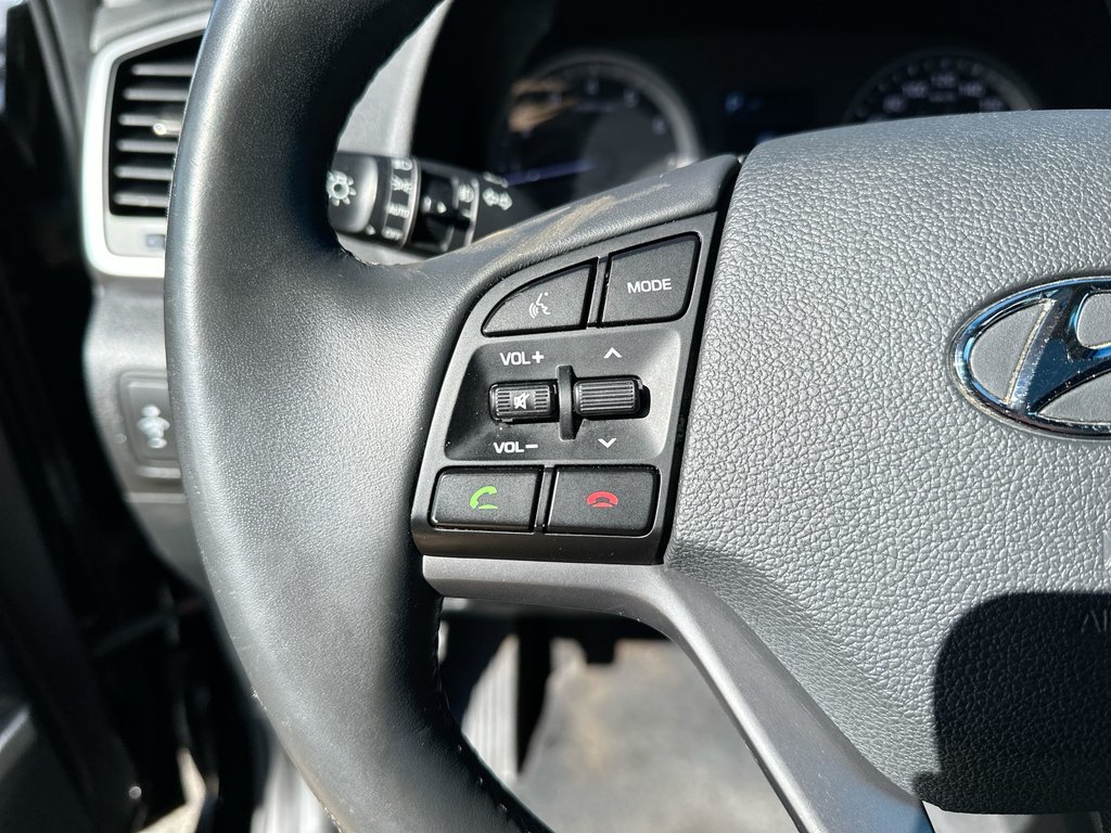 2016 Hyundai Tucson Luxury | Roof | HtdSeat | Lthr | Bluetooth | Aux in Saint John, New Brunswick - 20 - w1024h768px