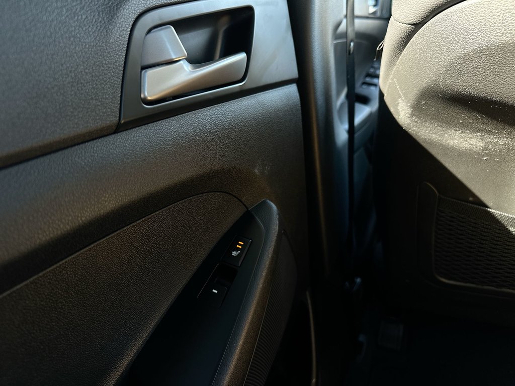 2016 Hyundai Tucson Luxury | Roof | HtdSeat | Lthr | Bluetooth | Aux in Saint John, New Brunswick - 50 - w1024h768px