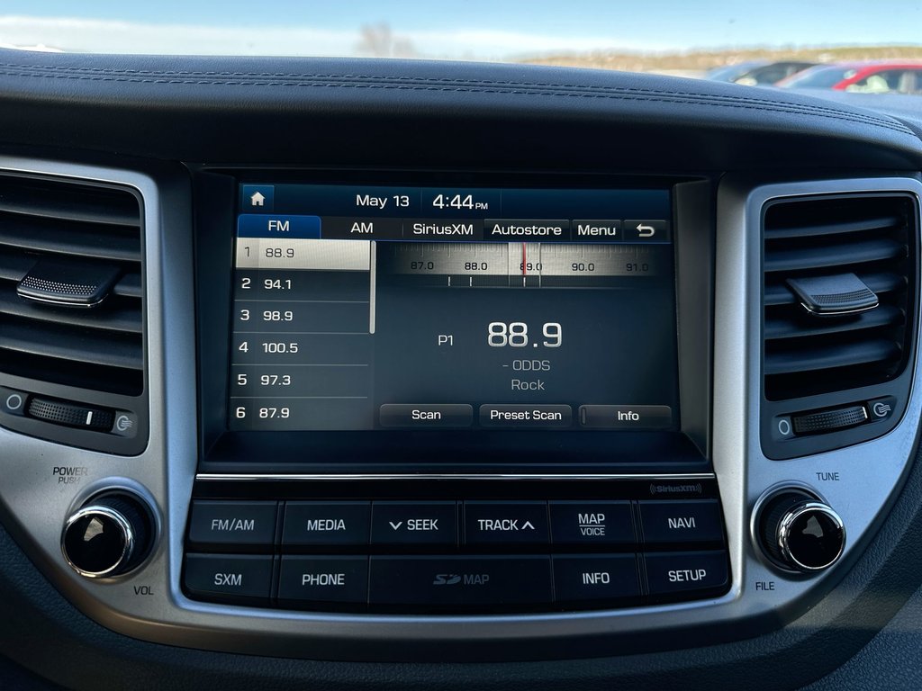 2016 Hyundai Tucson Luxury | Roof | HtdSeat | Lthr | Bluetooth | Aux in Saint John, New Brunswick - 25 - w1024h768px