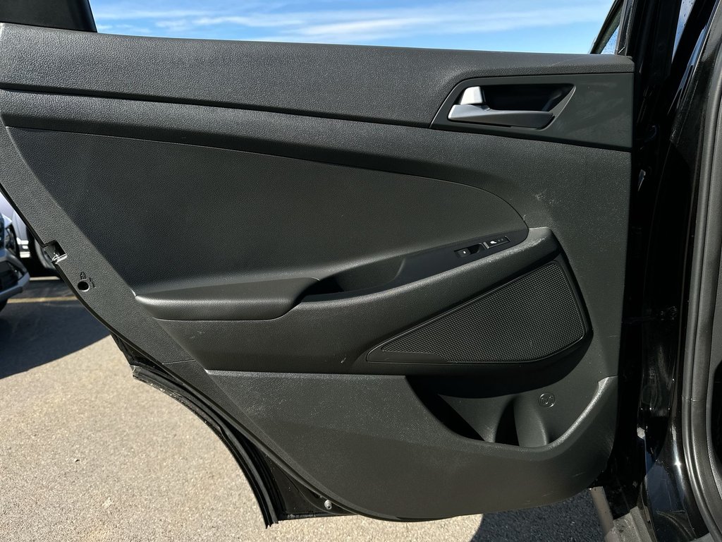 2016 Hyundai Tucson Luxury | Roof | HtdSeat | Lthr | Bluetooth | Aux in Saint John, New Brunswick - 35 - w1024h768px
