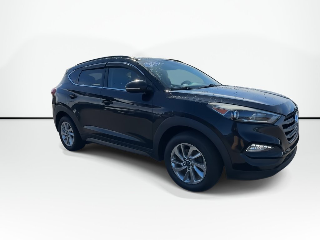 2016 Hyundai Tucson Luxury | Roof | HtdSeat | Lthr | Bluetooth | Aux in Saint John, New Brunswick - 2 - w1024h768px