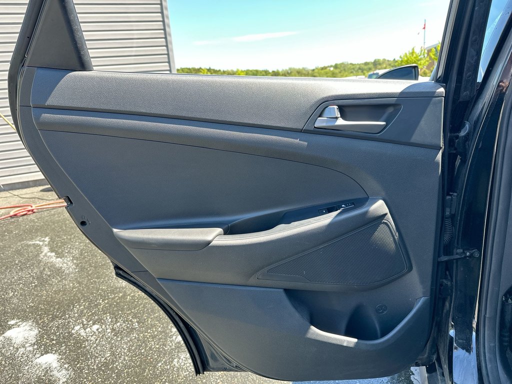 2016 Hyundai Tucson Luxury | Roof | Lthr | Cam | HtdSeat | Bluetooth in Saint John, New Brunswick - 35 - w1024h768px