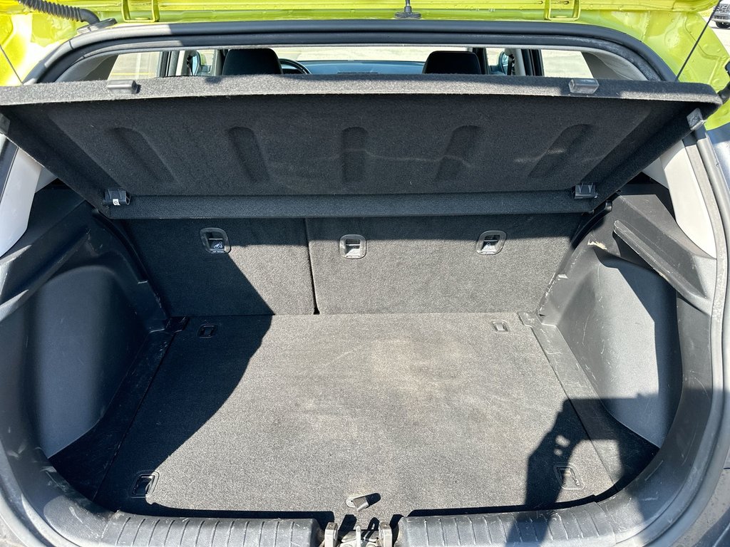 2021 Hyundai VENUE Preferred | Cam | RmtStart | HtdSeats | USB | Aux in Saint John, New Brunswick - 36 - w1024h768px