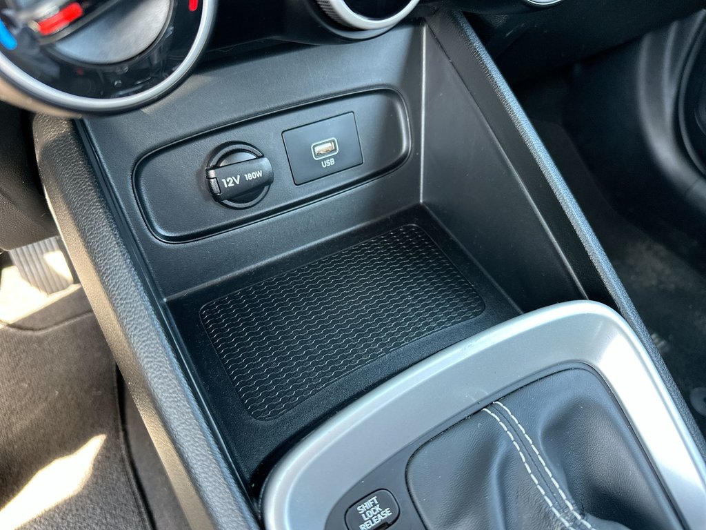 2021 Hyundai VENUE Preferred | Cam | RmtStart | HtdSeats | USB | Aux in Saint John, New Brunswick - 28 - w1024h768px
