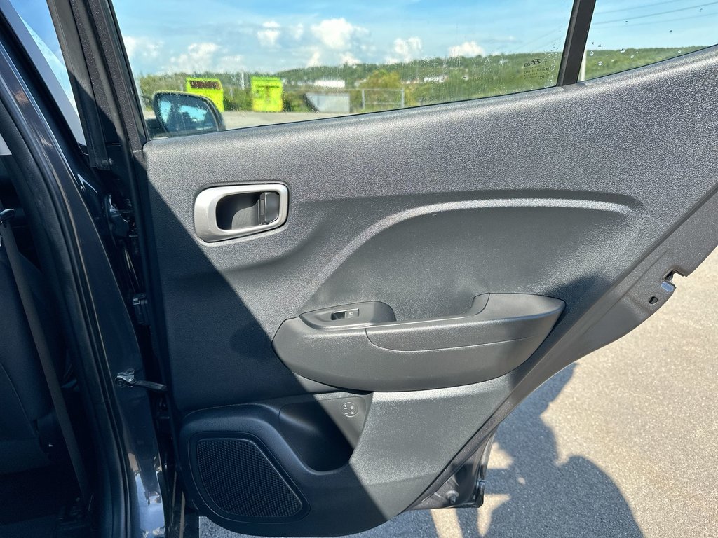 2021 Hyundai VENUE Preferred | Cam | RmtStart | HtdSeats | USB | Aux in Saint John, New Brunswick - 41 - w1024h768px