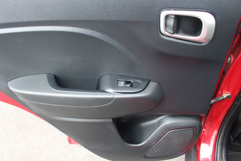 2022 Hyundai Venue Trend | SunRoof | Cam | USB | Warranty to 2027 in Saint John, New Brunswick - 34 - w1024h768px