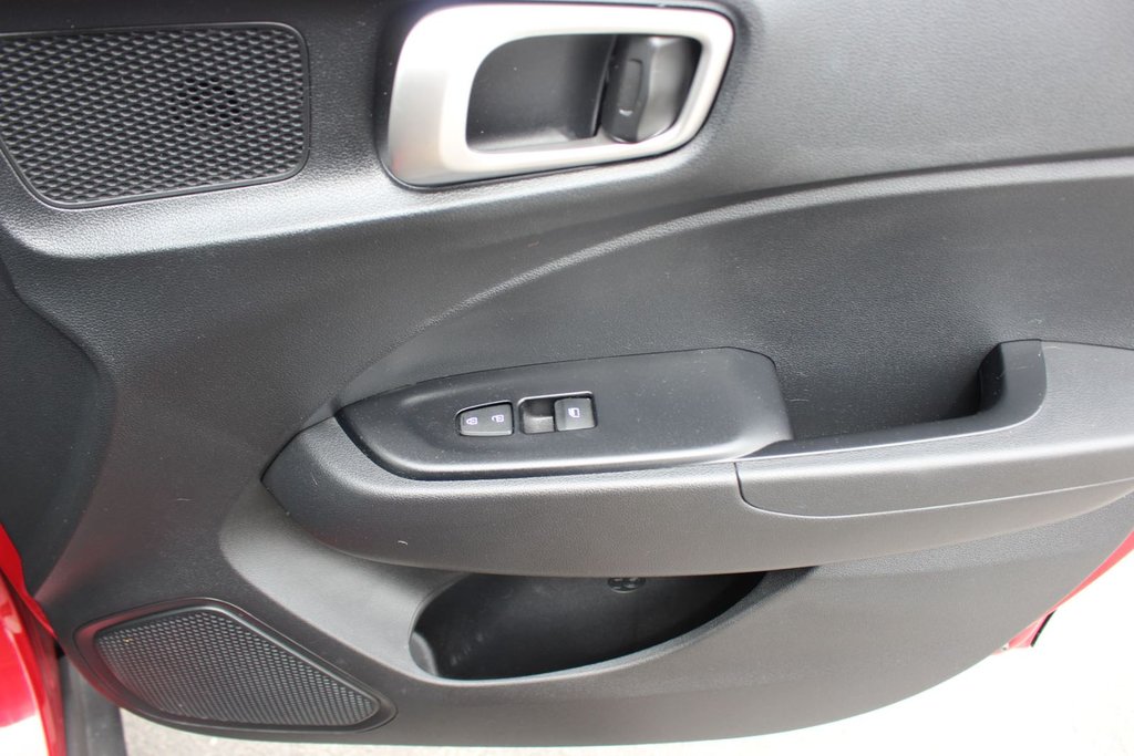2022 Hyundai Venue Trend | SunRoof | Cam | USB | Warranty to 2027 in Saint John, New Brunswick - 47 - w1024h768px